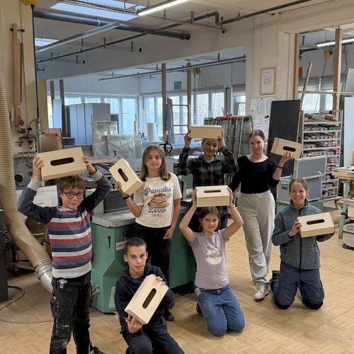 ✨ Zukunftstag 2025 bei Weishaupt AG Innenausbau ✨Gestern durften wir viele neugierige Kids bei uns im Betrieb...